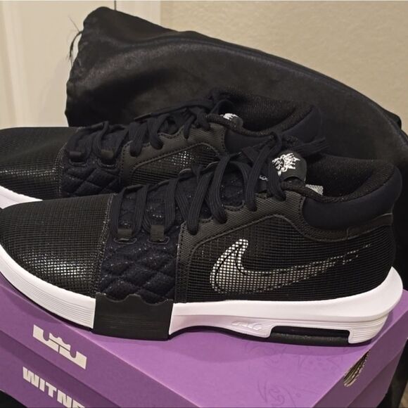 Nike LeBron Witness VIII TB Basketball Shoes - Picture 10 of 13